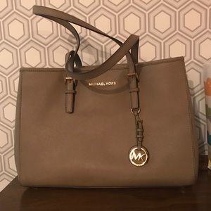 Michael Kors Jet Set tote. Like new!